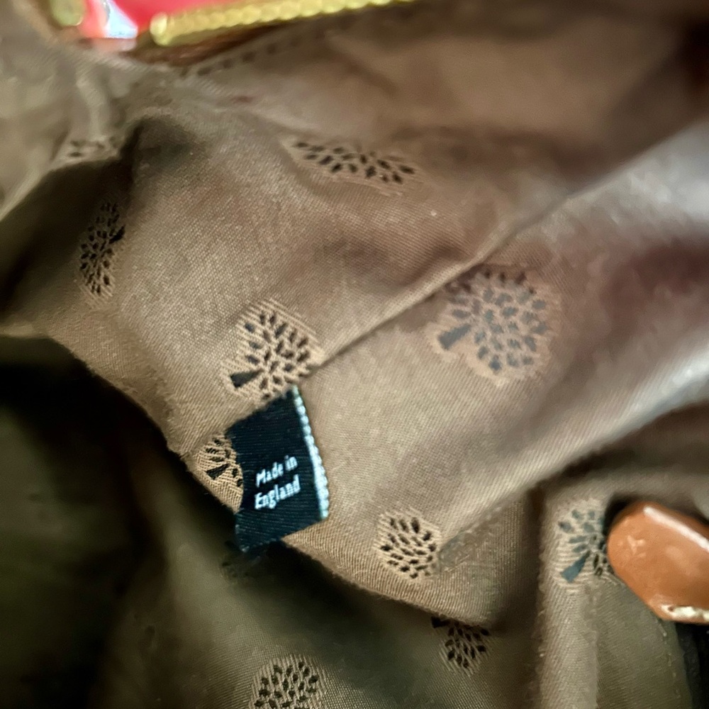 Mulberry Brown Floral Interior - Picture 8 of 14